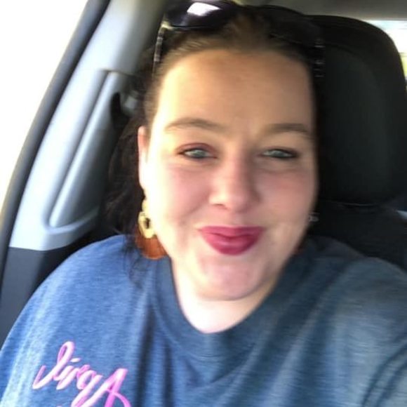 Meet your Posher, April - Picture 1 of 1